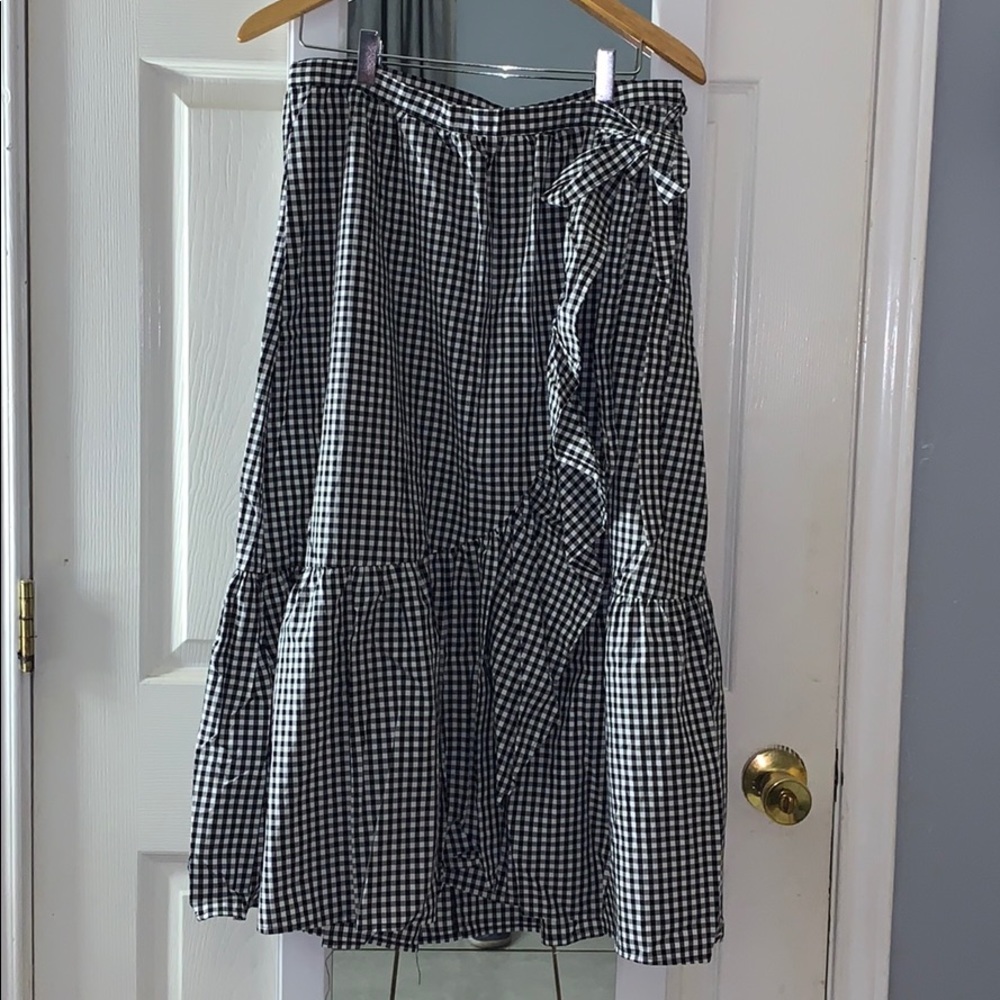 Cute Black/White CUPIO Skirt